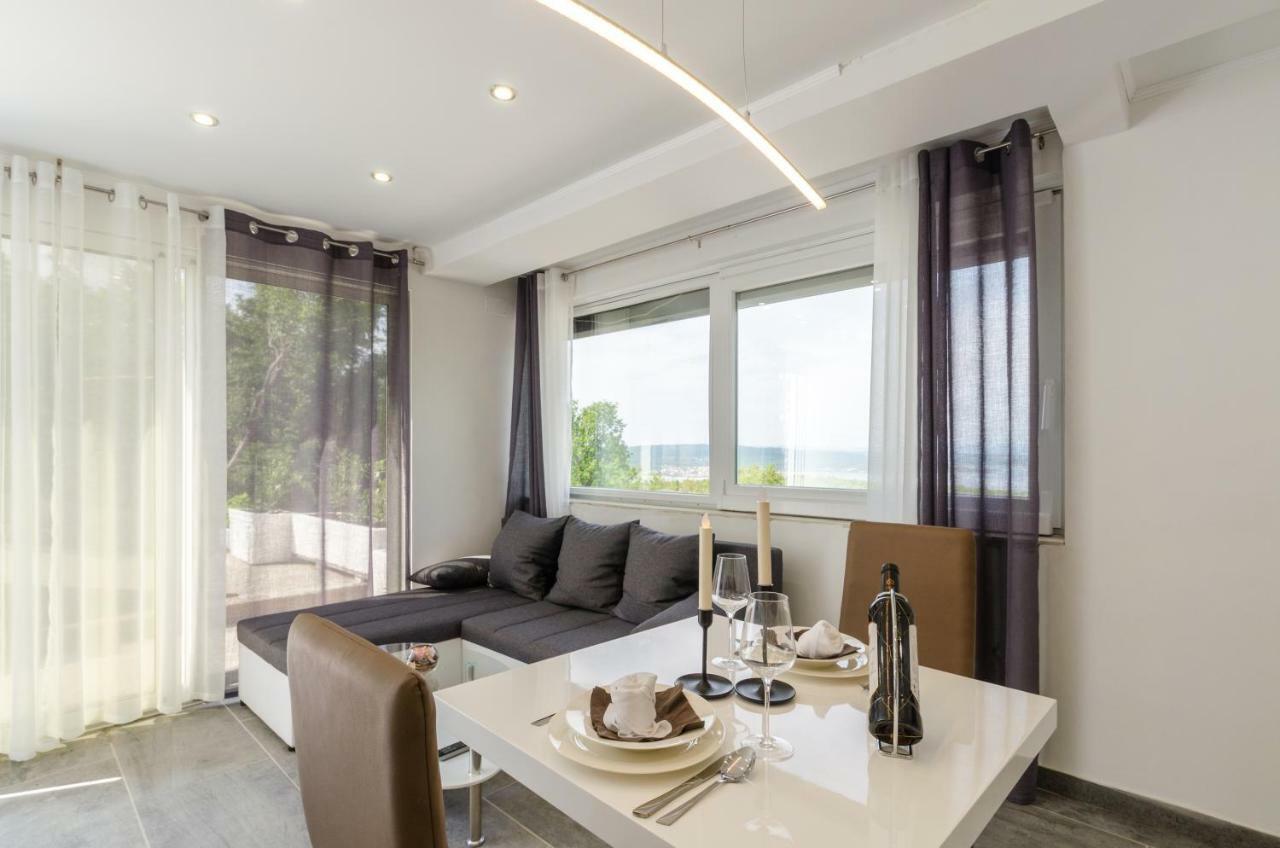 Villa Linda Crikvenica Buitenkant foto